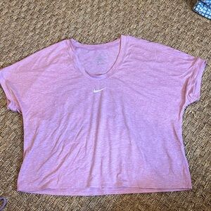 Barely worn Nike Loose Fit pink workout top!! So flowy and adorable!